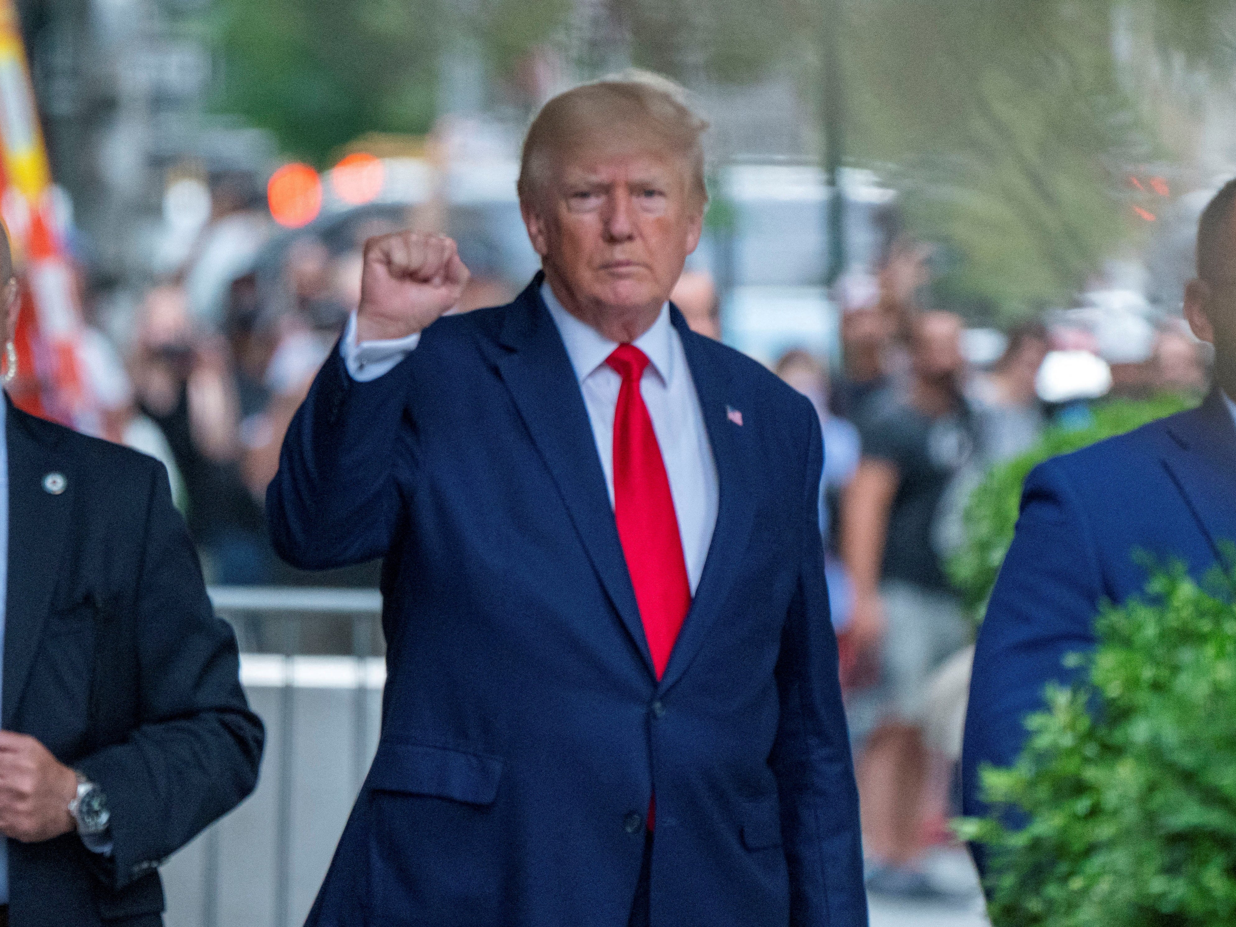 El FBI devuelve los tres pasaportes de Trump luego de la redada en Mar-a-Lago