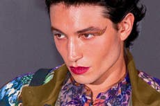 ¿Qué quiere realmente internet de Ezra Miller?