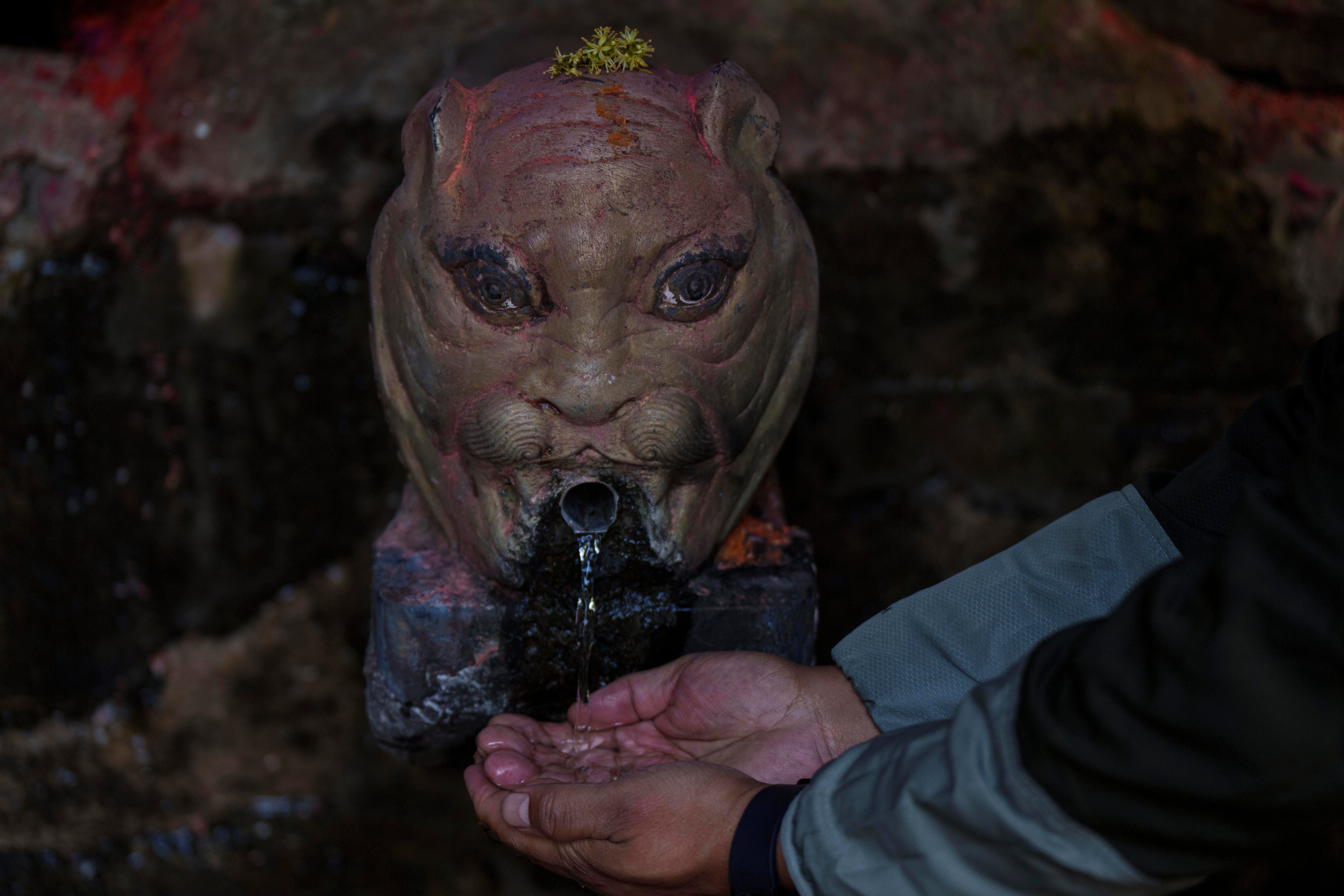 RÍOS SAGRADOS-NEPAL-BAGMATI