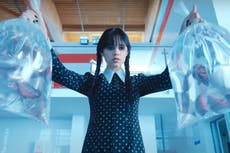 Tráiler de ‘Wednesday’: Jenna Ortega carga bolsas de pirañas en spin-off de la familia Addams de Tim Burton