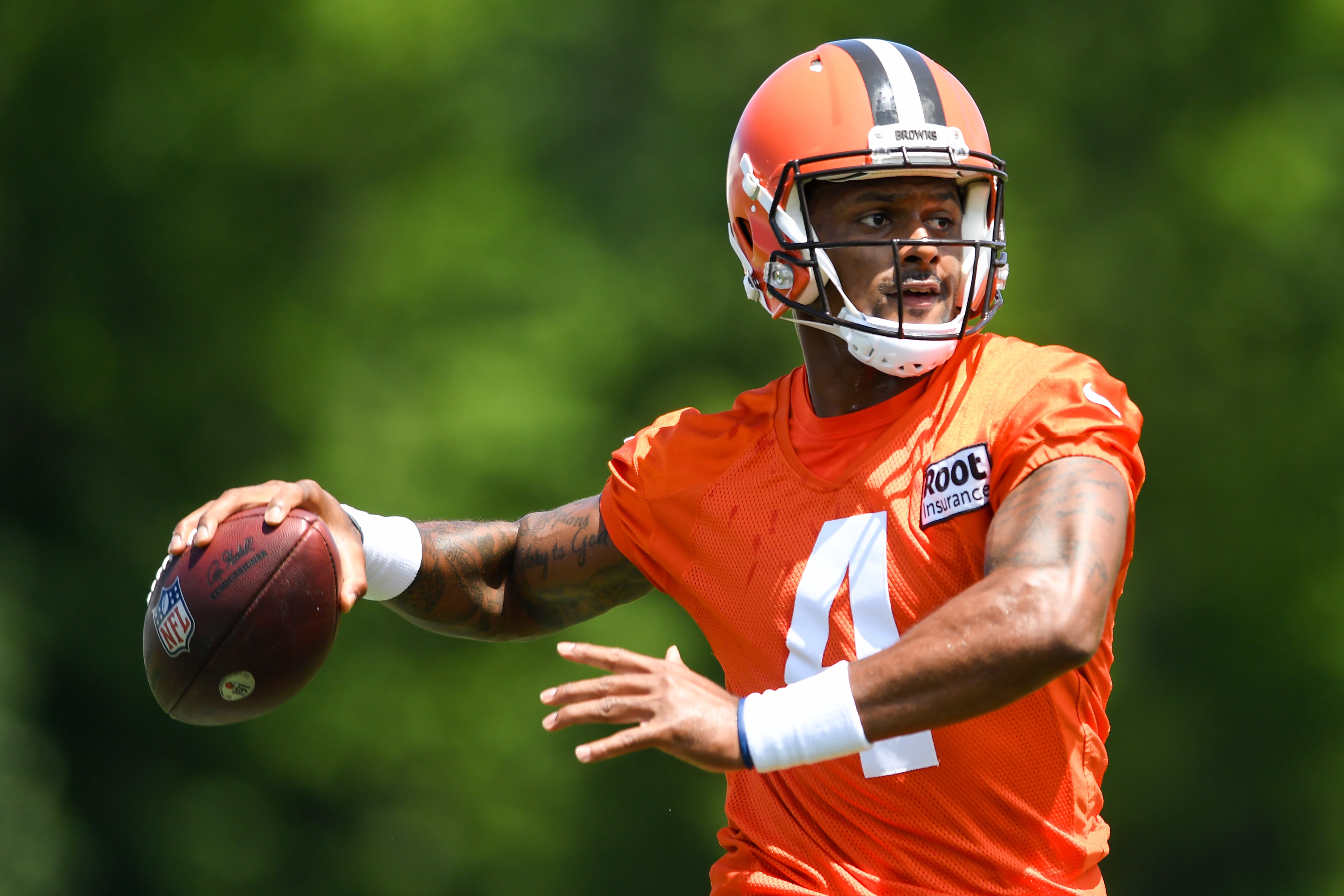 Deshaun Watson y la NFL logran acuerdo con suspensión de 11 juegos y multa de $5 millones