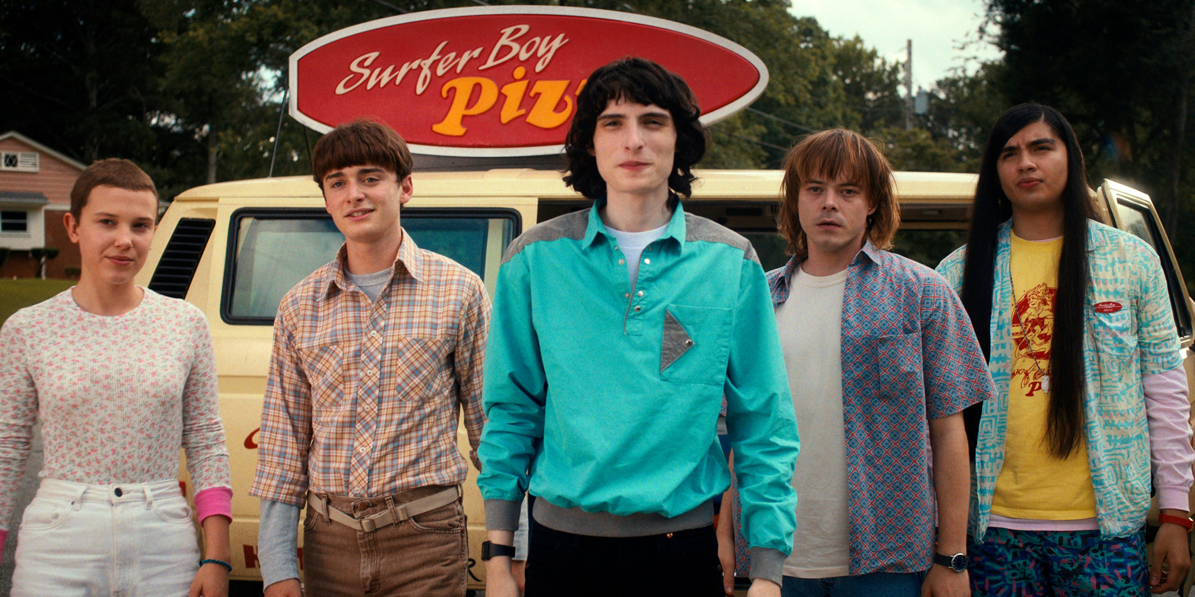 Millie Bobby Brown como Once, Noah Schnapp como Will Byers, Finn Wolfhard como Mike Wheeler, Charlie Heaton como Jonathan Byers y Eduardo Franco como Argyle en ‘Stranger Things’