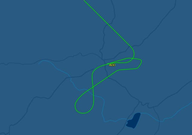 Primer plano de la ruta de vuelo del vuelo de Ethiopian Airlines después de perder su aterrizaje en el aeropuerto de Addis Abeba