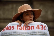 México detiene a exprocurador por caso Ayotzinapa