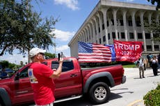 Donald Trump insinúa acciones legales por el cateo del FBI en Mar-a-Lago
