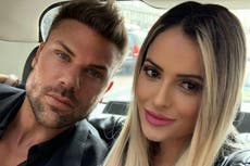 Turista pasó solo sus vacaciones en México luego de que deportaran a su novia por problema de visas