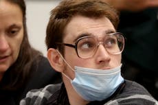 Abogados de Nikolas Cruz dicen que su cerebro está “dañado de forma permanente” porque su madre bebía durante embarazo
