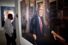 Save America de Trump usó $650.000 de dinero de partidarios para financiar retrato oficial, dicen documentos