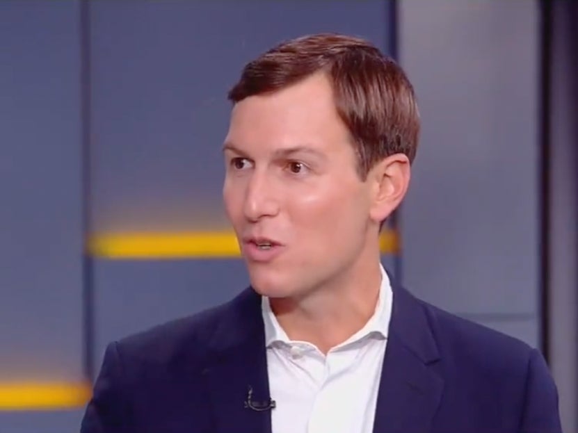 Jared Kushner evita contestar preguntas sobre la redada en Mar-a-Lago durante una entrevista en Fox
