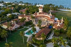 Juez ordena publicar declaración jurada censurada sobre el cateo del FBI en la casa de Trump en Mar-a-Lago