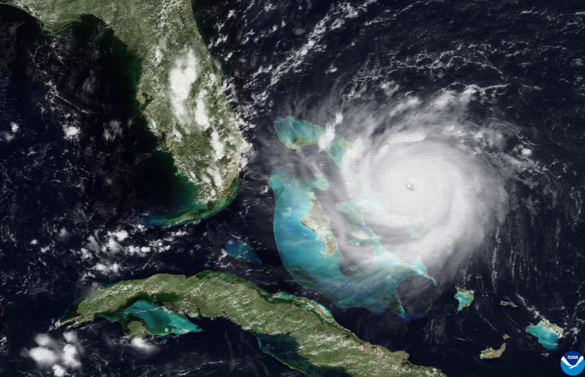 Imagen del satélite GOES-7 de la NOAA del huracán Andrew acercándose al sur de Florida el 23 de agosto de 1992