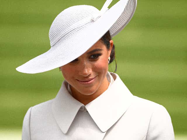 <p>Meghan es feminista y se encargará de recordártelo (constantemente). Pero su entendimiento de la ideología parece girar completamente en torno a ella misma</p>