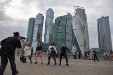 Vida normal en Moscú tras 6 meses de "operación especial"