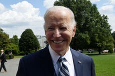 '¡Vamos!' Biden se burla de las excusas de Trump por tener documentos ultrasecretos en su casa de Mar-a-Lago