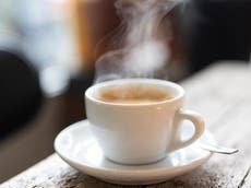 Beber café caliente puede aumentar el riesgo de cáncer de esófago, según un estudio