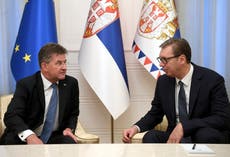 UE anuncia acuerdo entre Serbia y Kosovo sobre documentos
