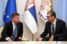 UE anuncia acuerdo entre Serbia y Kosovo sobre documentos