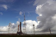 La NASA frena el despegue de su nuevo cohete lunar