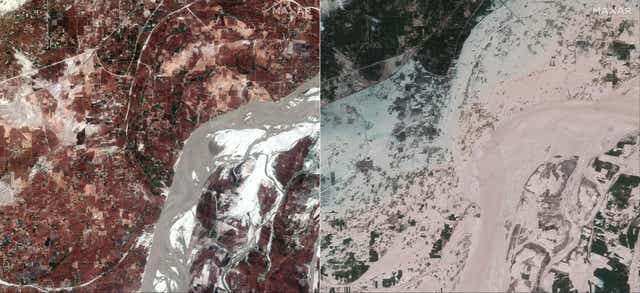 Esta combinación de imágenes satelitales del folleto muestra una descripción general del río Indo en Rajanpur, Pakistán, el 24 de marzo de 2022 (izquierda) y el 28 de agosto.