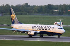 Desvían vuelo para expulsar a pasajero “salvaje” y “muy borracho” que “orinó en el asiento”