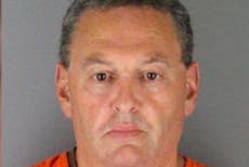 Hombre es condenado por asesinato cometido en 1993 después de que su ADN fuera incautado de una servilleta