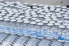 OMS: Disminuyen casos y muertes mundiales por COVID-19