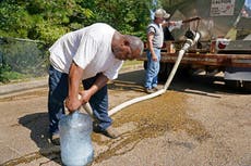 Mississippi: Residentes buscan opciones ante falta de agua
