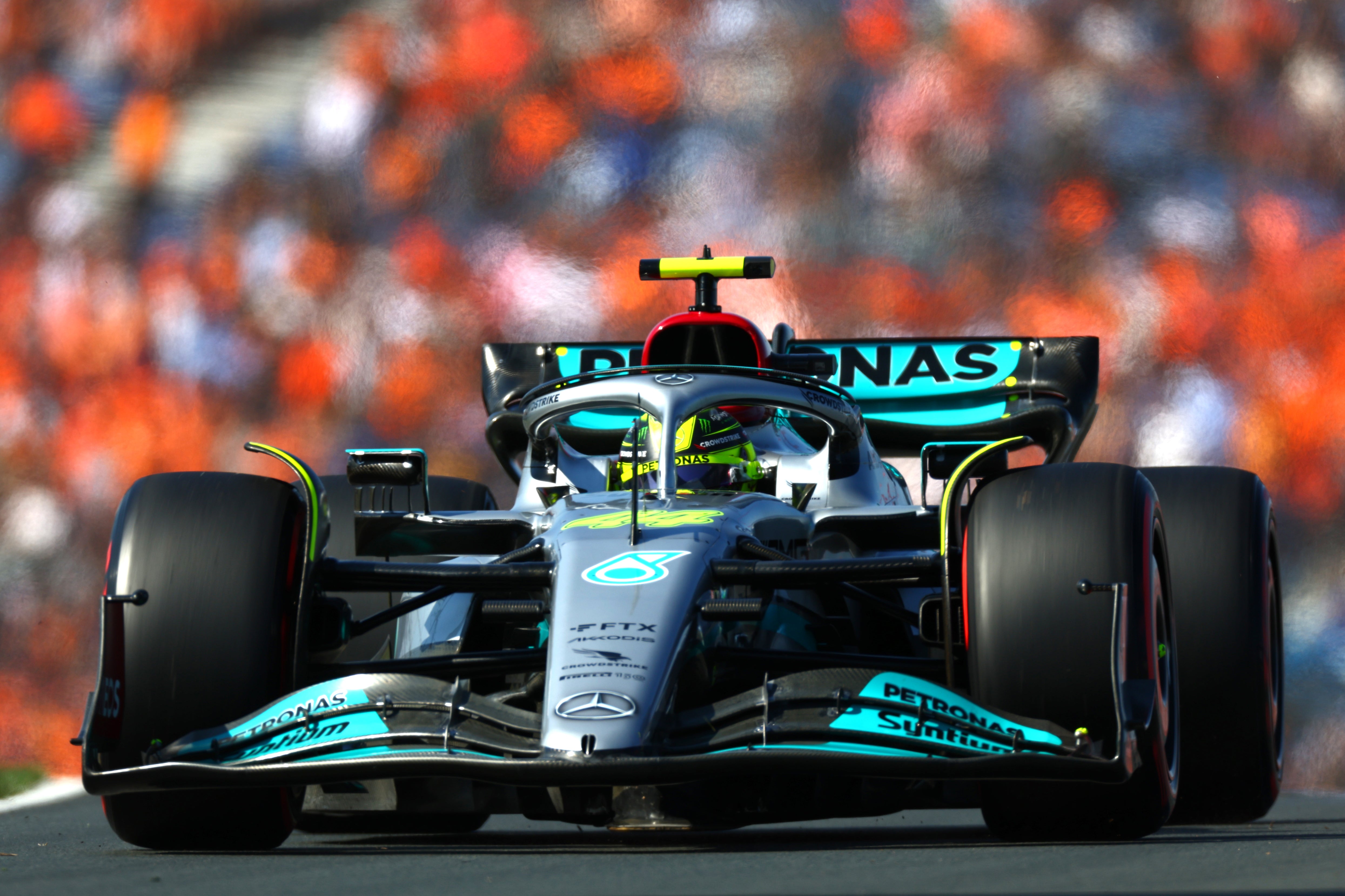 Lewis Hamilton saldrá cuarto en la parrilla para la carrera de mañana
