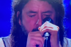 Dave Grohl recibe el apoyo de sus fans tras romper en llanto durante el homenaje a Taylor Hawkins