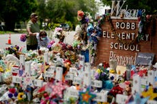 En lugar de regular las armas, Texas pide muestras de ADN para identificar los cuerpos en caso de emergencia