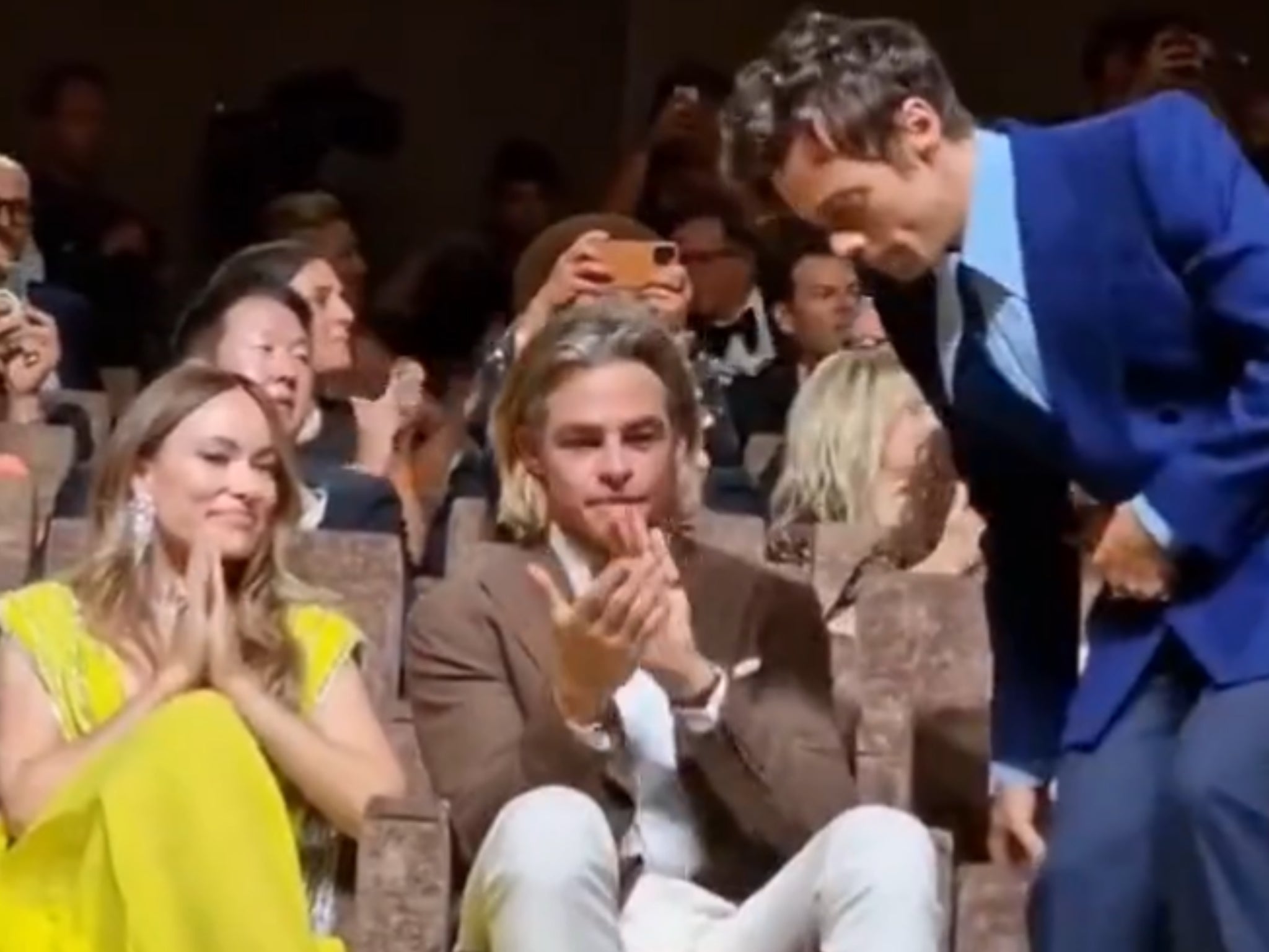 ‘Don’t Worry Darling’: Vídeo viral provoca rumores de que Harry Styles “le escupió” a Chris Pine en Venecia