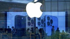 Brasil multa a Apple y le prohíbe vender celulares sin cargador