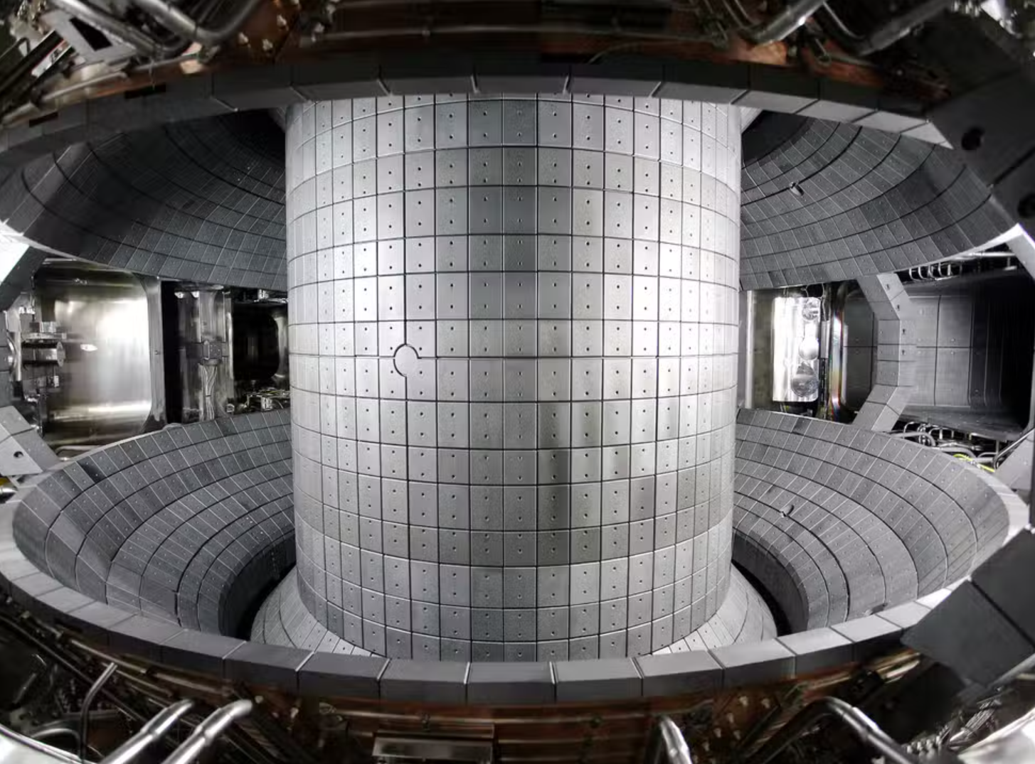 La cámara de vacío de la instalación del proyecto de investigación Tokamak superconductor avanzado de Corea (KSTAR)