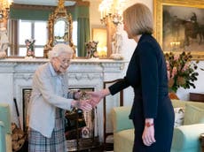 La nación está “profundamente preocupada” por la salud de la reina, dice Liz Truss