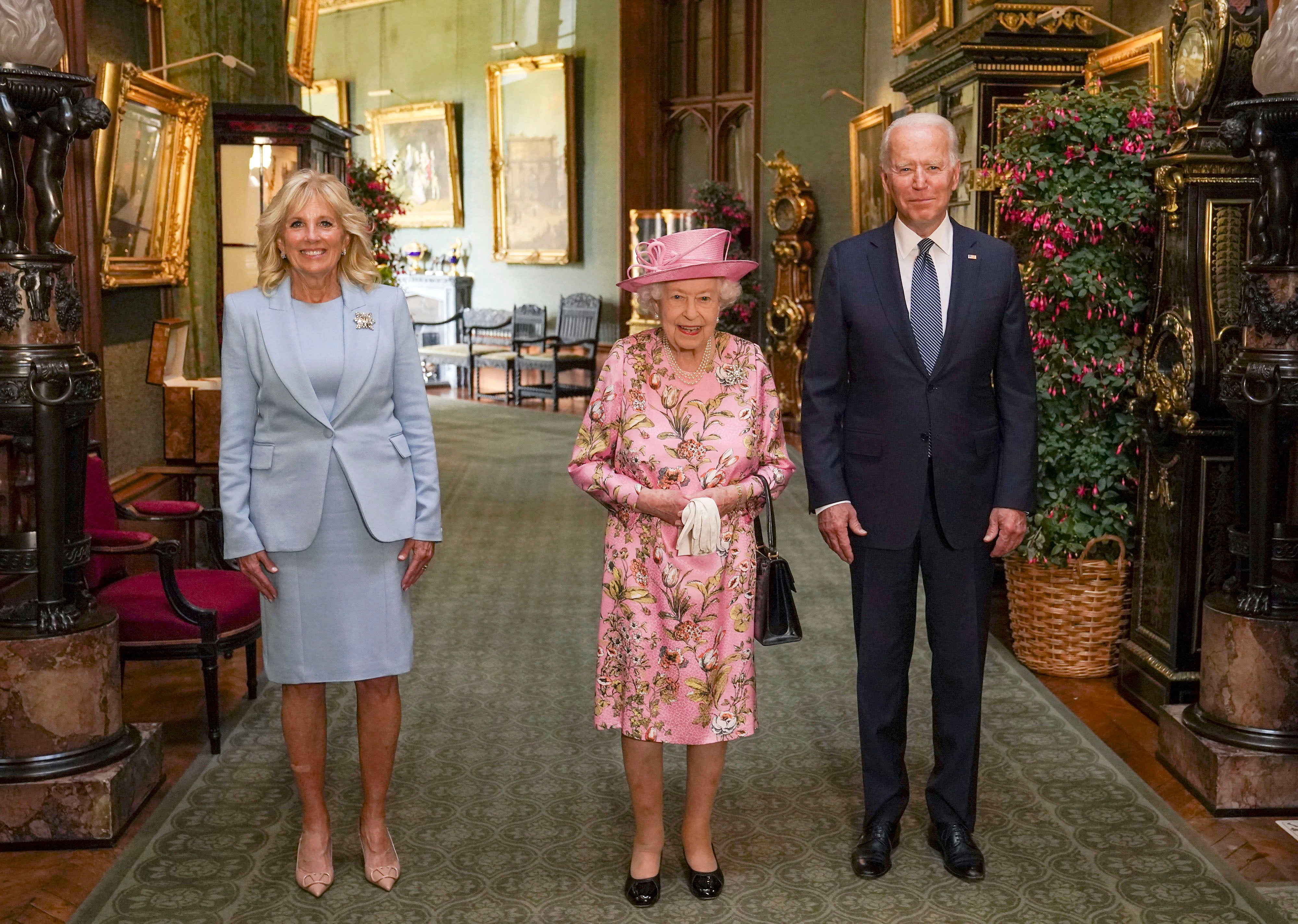 La reina Isabel II con el presidente Joe Biden y la primera dama Jill Biden