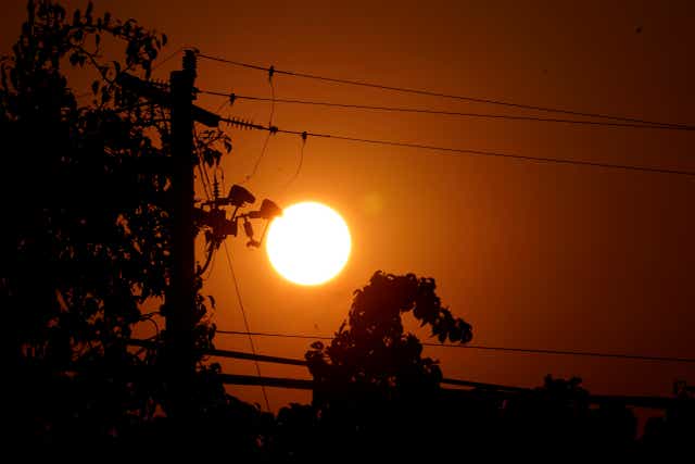 El sol sale en Sacramento el jueves. La ciudad vio su día más caluroso de todos los tiempos esta semana cuando las temperaturas alcanzaron los 116F