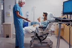 Ryan Reynolds filma su colonoscopia para resaltar la importancia de este procedimiento de detección del cáncer