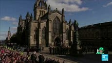 Así fue la llegada del féretro de la reina Isabel II a la catedral de Saint Giles