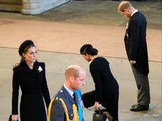 Meghan Markle elogiada por hacer una reverencia frente al ataúd de la reina Isabel II en Westminster Hall