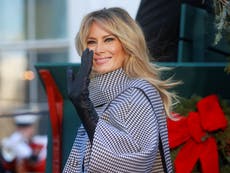 Trump coquetea con Melania al promocionar los adornos navideños de la ex primera dama