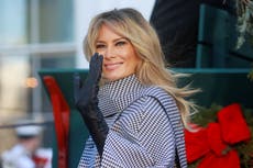 Trump coquetea con Melania al promocionar los adornos navideños de la ex primera dama