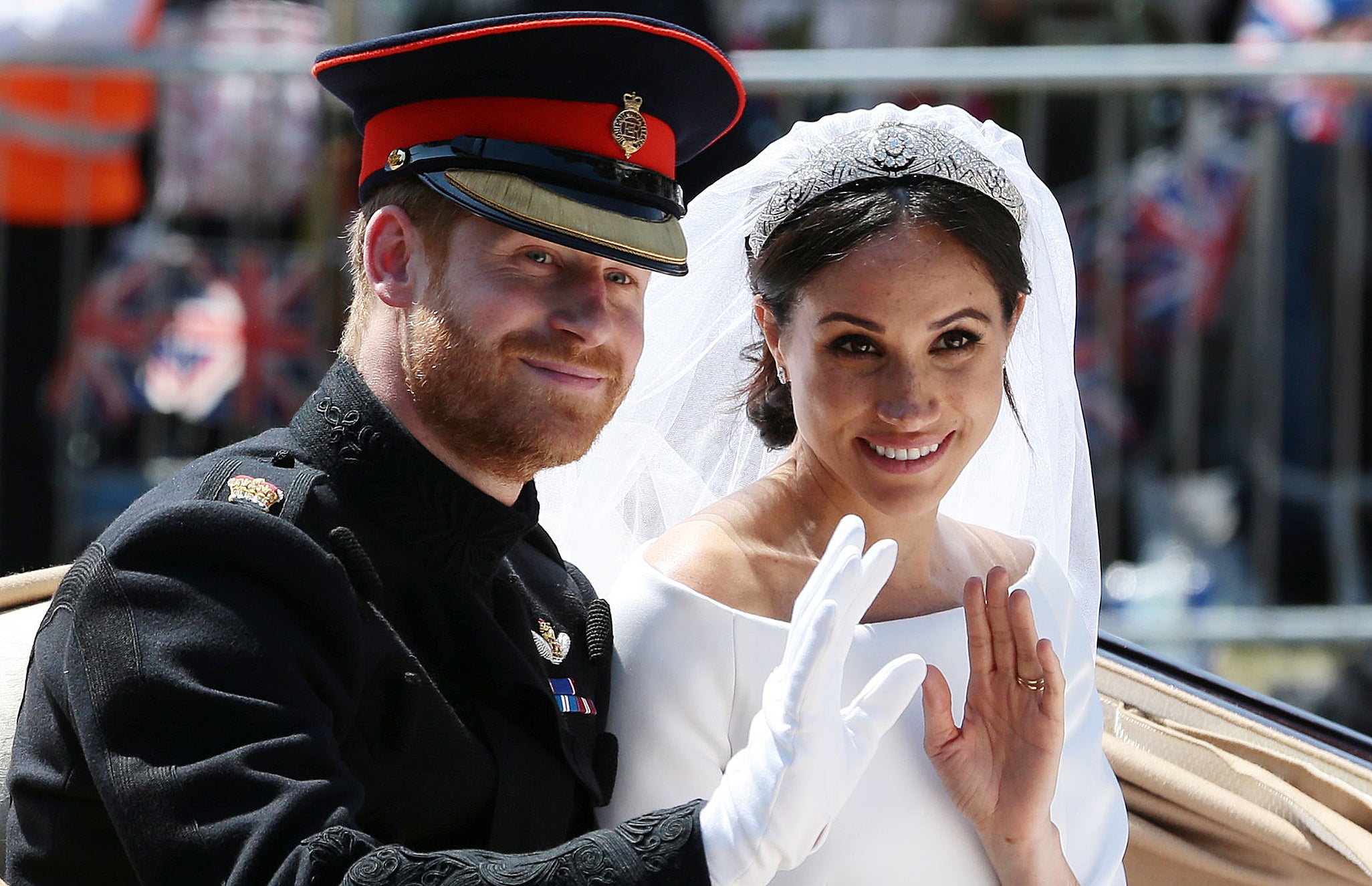 El príncipe Harry y Meghan Markle durante su boda en 2018, en la que supuestamente se le prohibió a la actriz usar las joyas de la princesa Diana