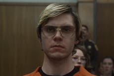 “Demasiado enfermo y retorcido”: espectadores sintieron “náuseas” por serie sobre el asesino Jeffrey Dahmer