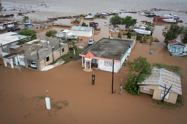 Casas inundadas en Salinas, Puerto Rico después del paso del huracán Fiona