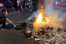 Entre protestas, ONU pide investigar la muerte de una iraní