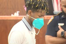 Acusan a dos adolescentes de planear tiroteo en escuela de Texas