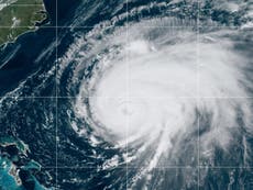 El huracán Fiona de categoría cuatro se dirige a Canadá
