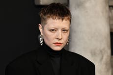 Emma D’Arcy: “Realmente me gusta interpretar a mujeres y soy muy buena en eso”