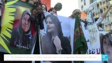 Así queman los velos islámicos en Irán en protesta por muerte de Mahsa Amini