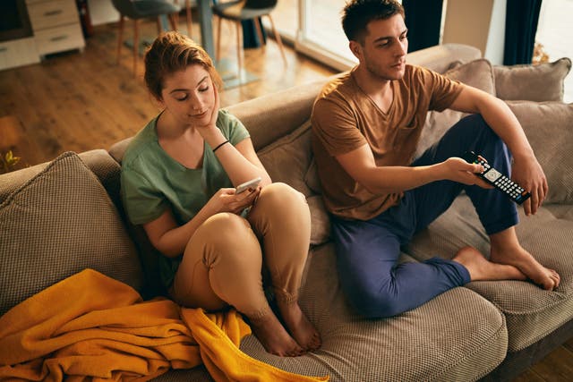 <p>“Cuando las relaciones se vuelven predecibles, la tecnología ofrece una manera de reintroducir la novedad y la creatividad”</p>